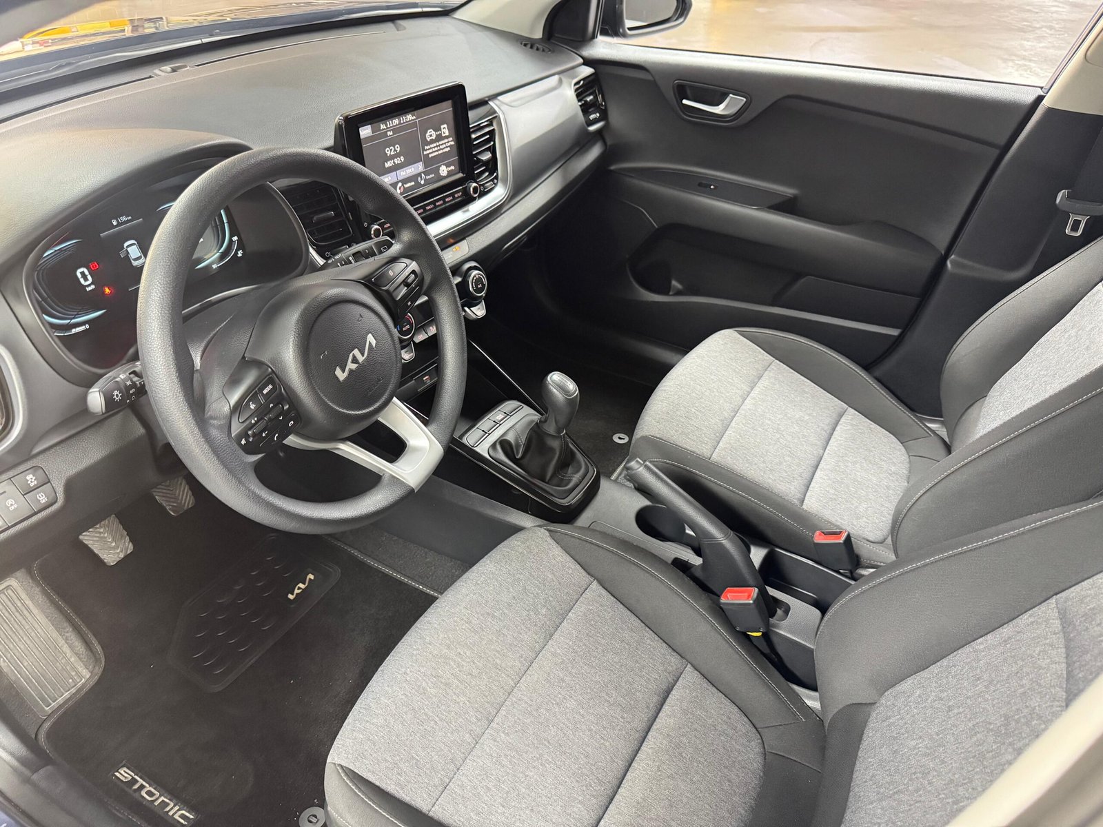 KIA STONIC HÍBRIDA MT 2025