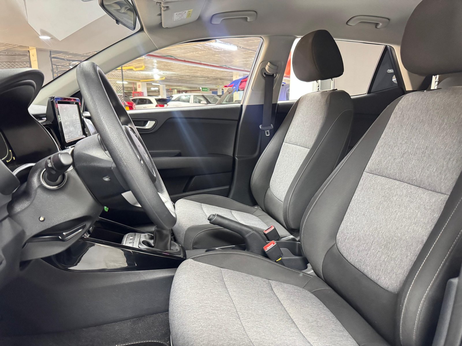 KIA STONIC HÍBRIDA MT 2025