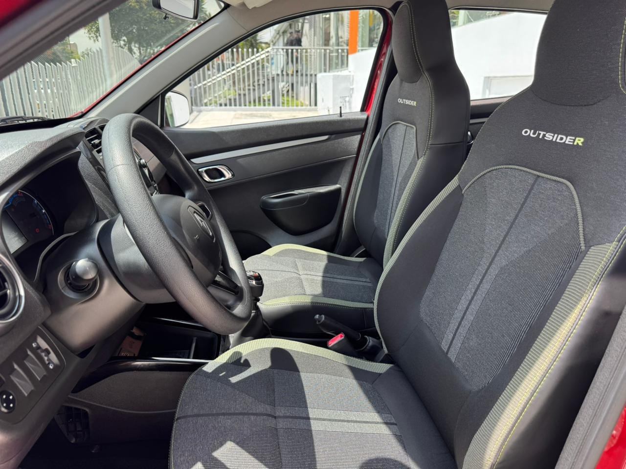 RENAULT KWID OUTSIDER 2025