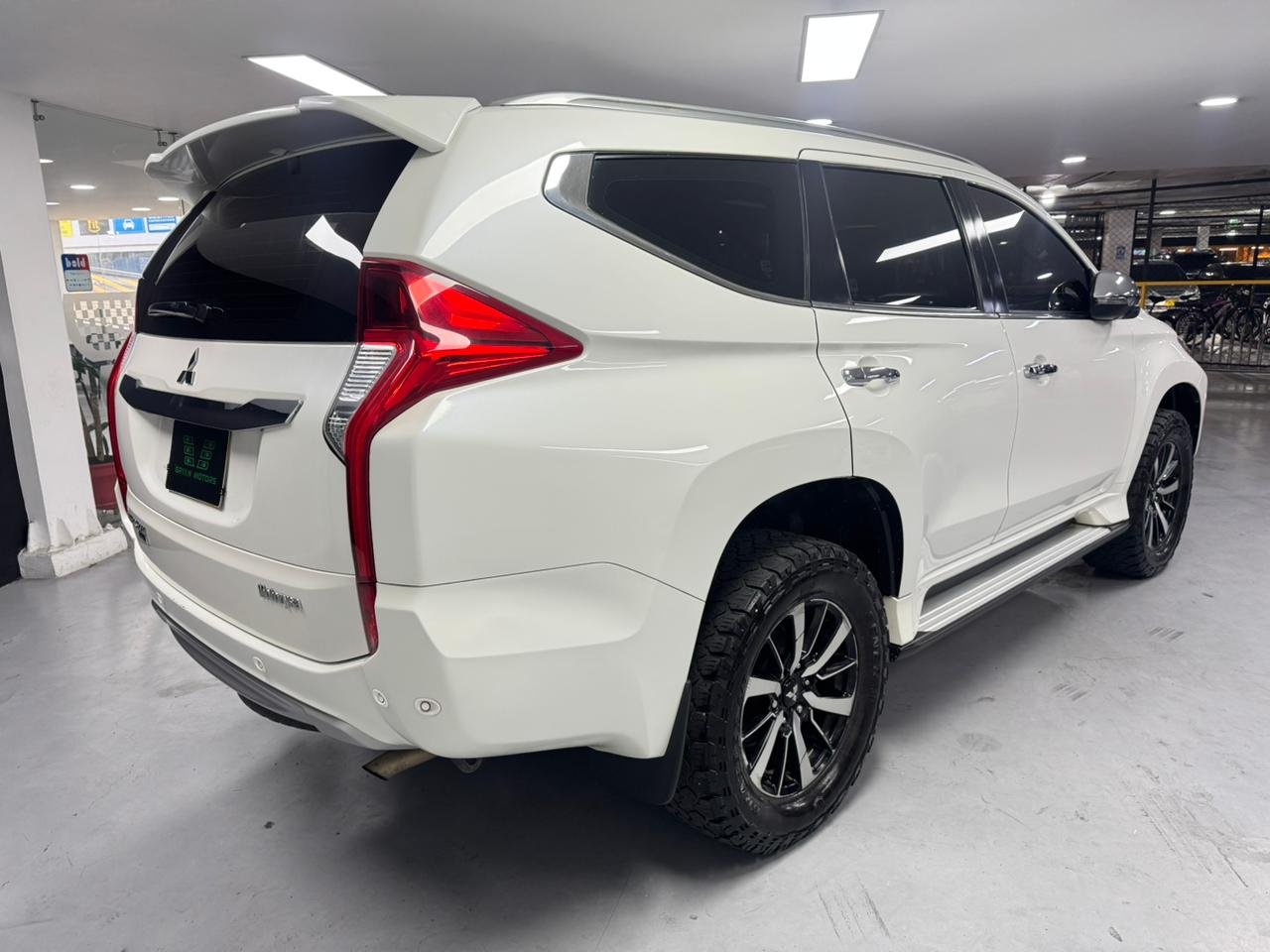 MITSUBISHI MONTERO SPORT 2020