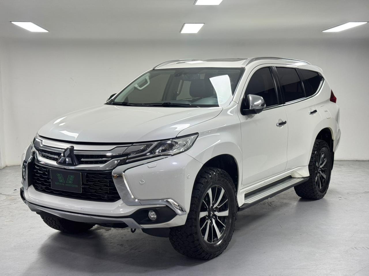 MITSUBISHI MONTERO SPORT 2020