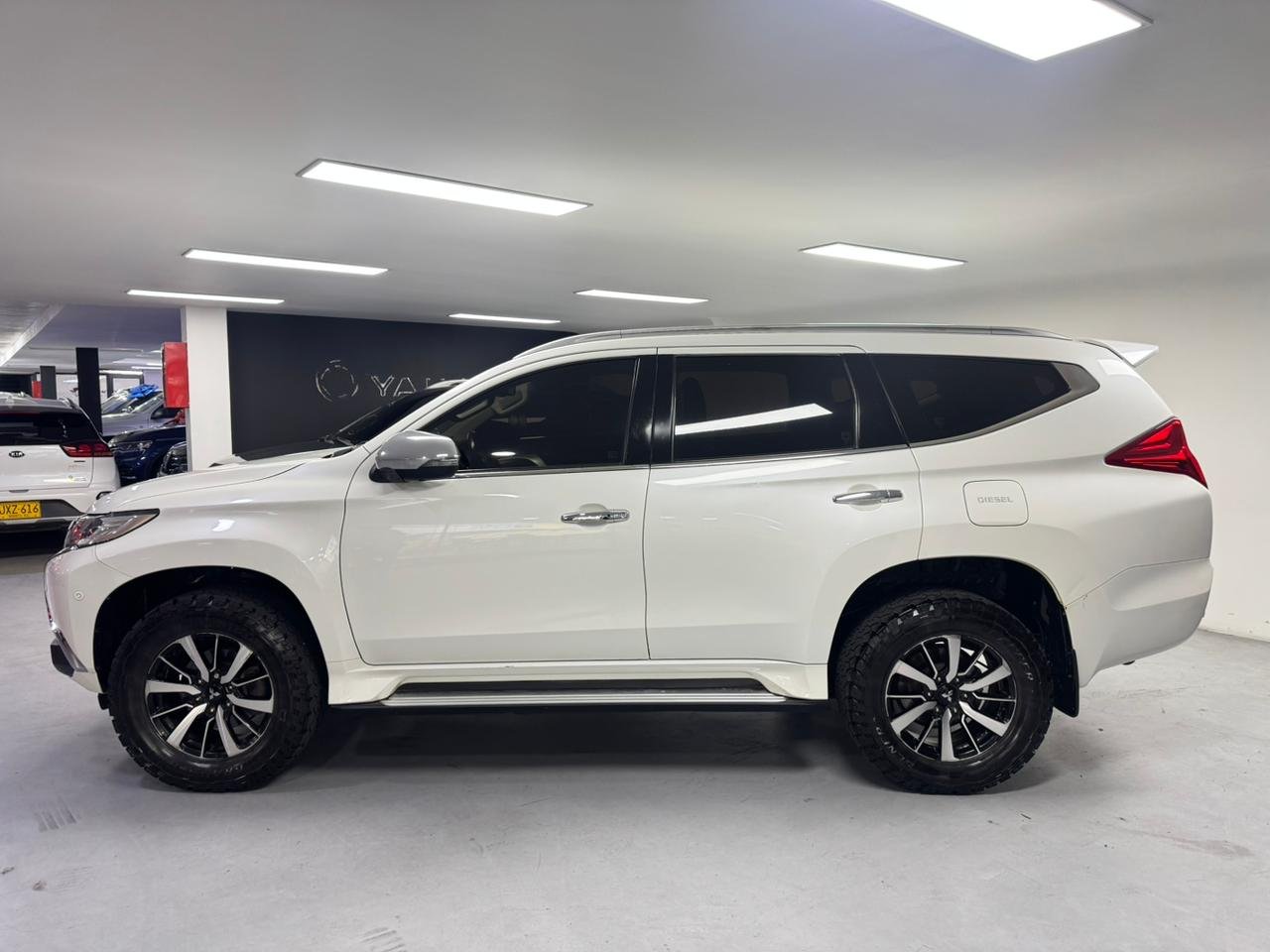 MITSUBISHI MONTERO SPORT 2020