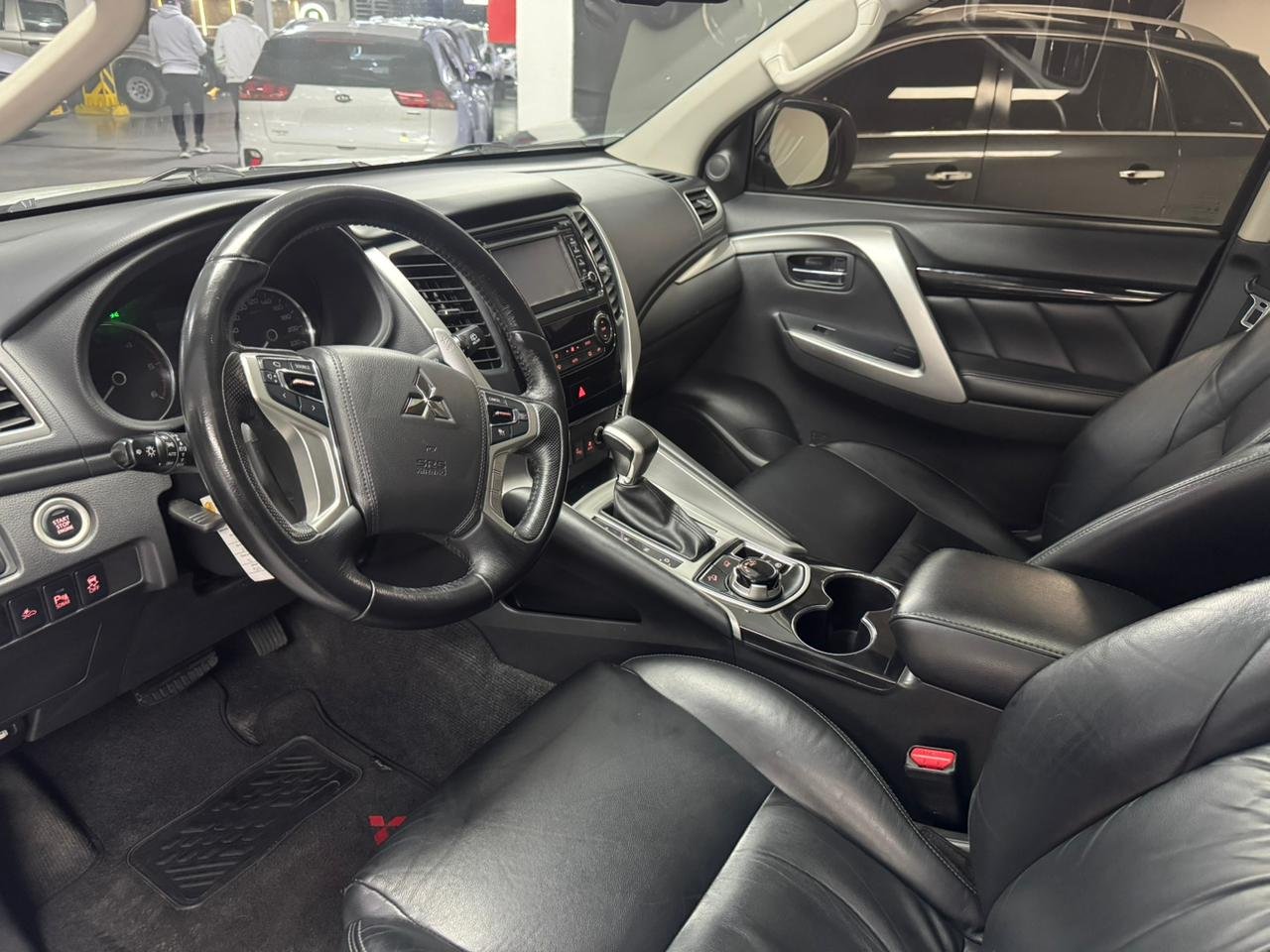 MITSUBISHI MONTERO SPORT 2020