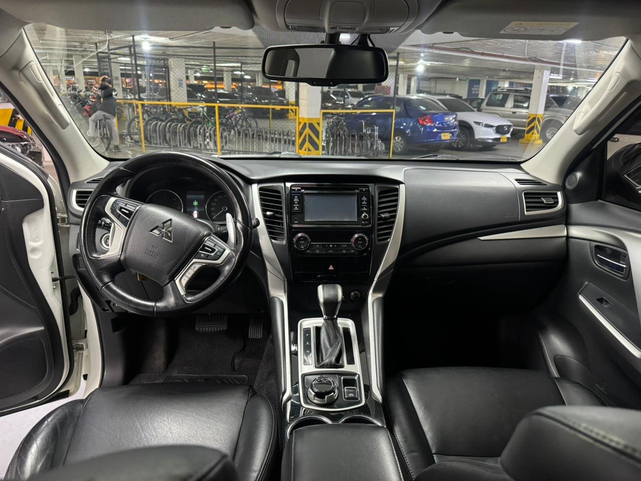 MITSUBISHI MONTERO SPORT 2020