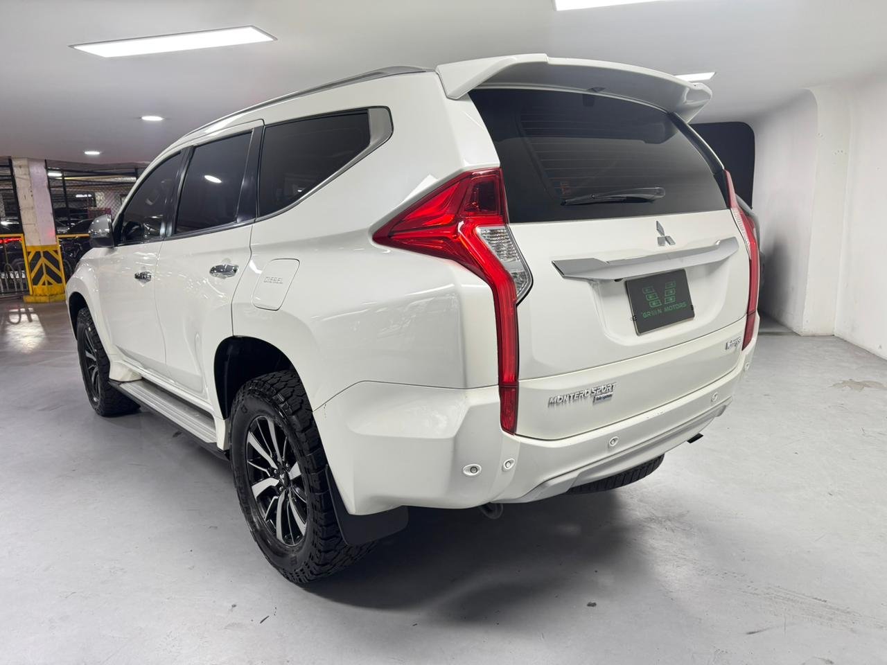 MITSUBISHI MONTERO SPORT 2020