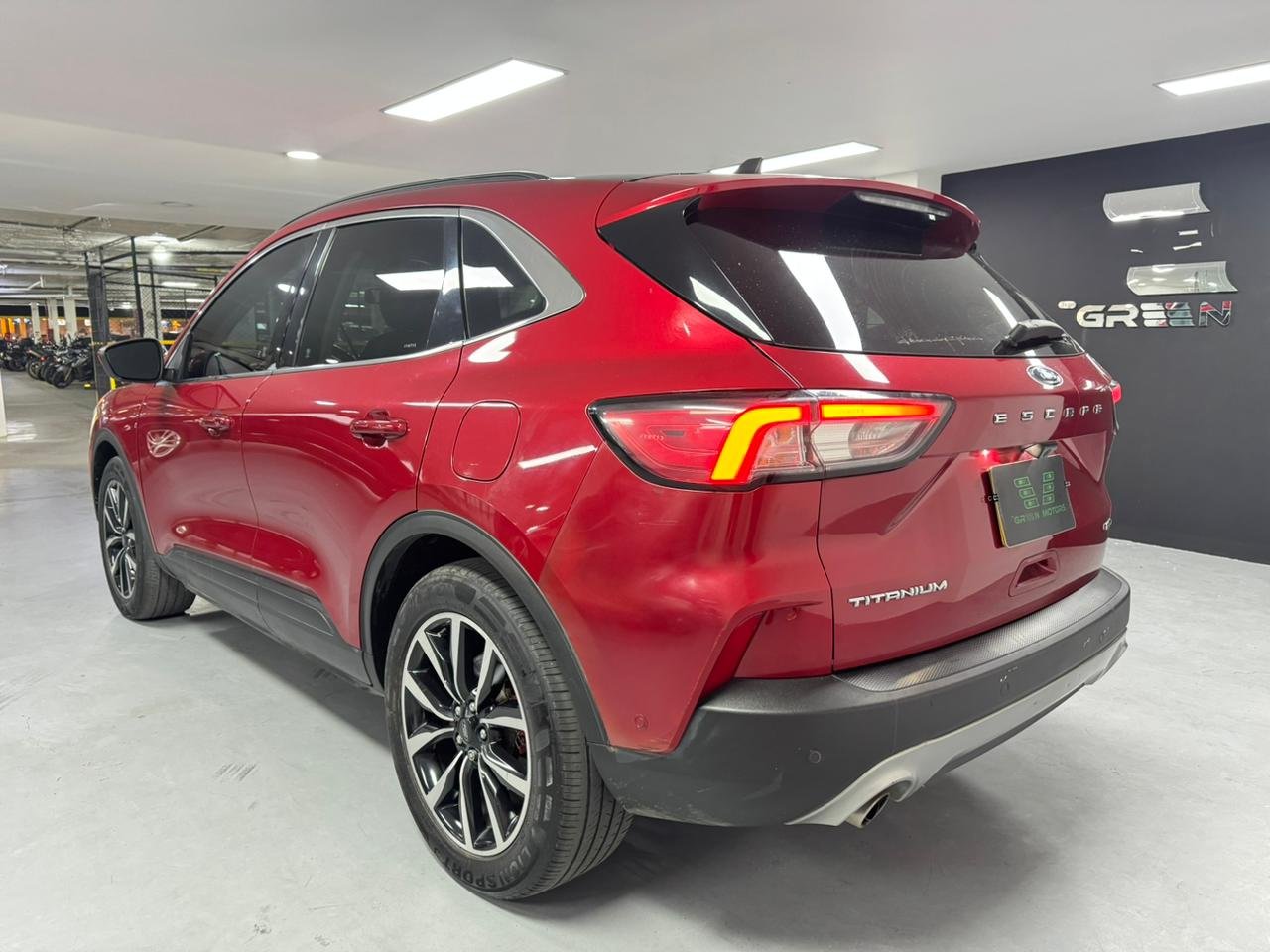 FORD ESCAPE TITANIUM HEV 2021