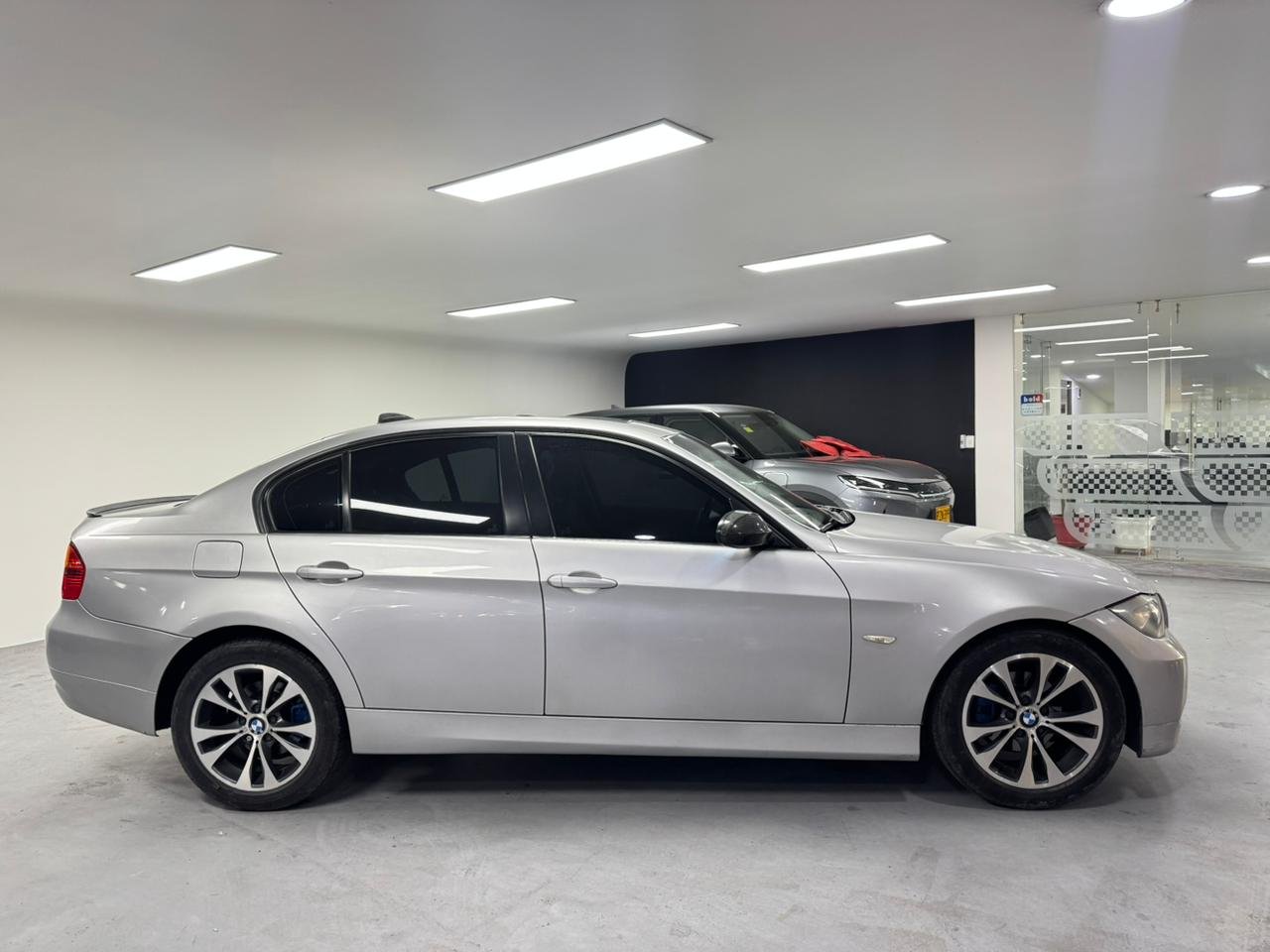 BMW 320 i 2008