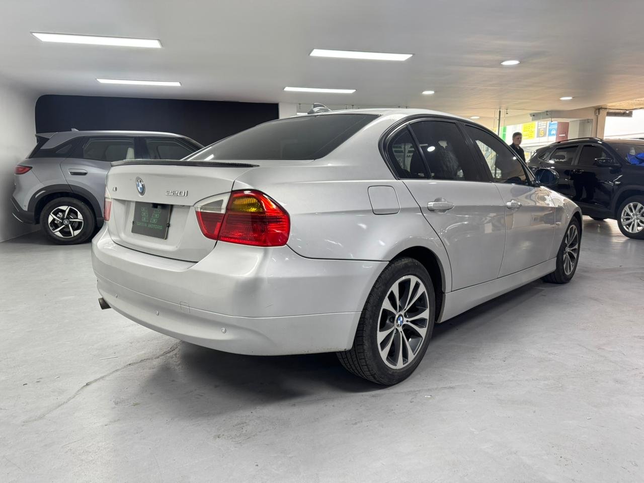 BMW 320 i 2008