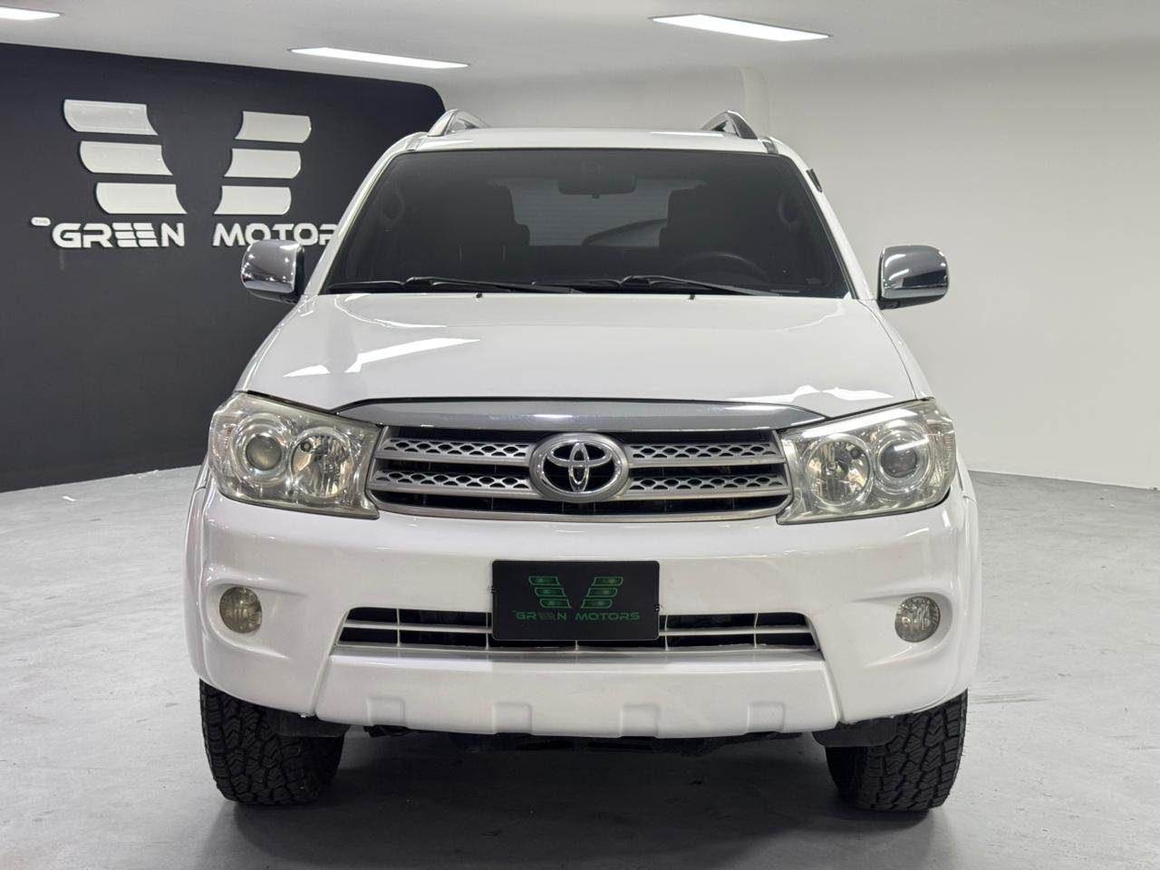 TOYOTA FORTUNER 2010