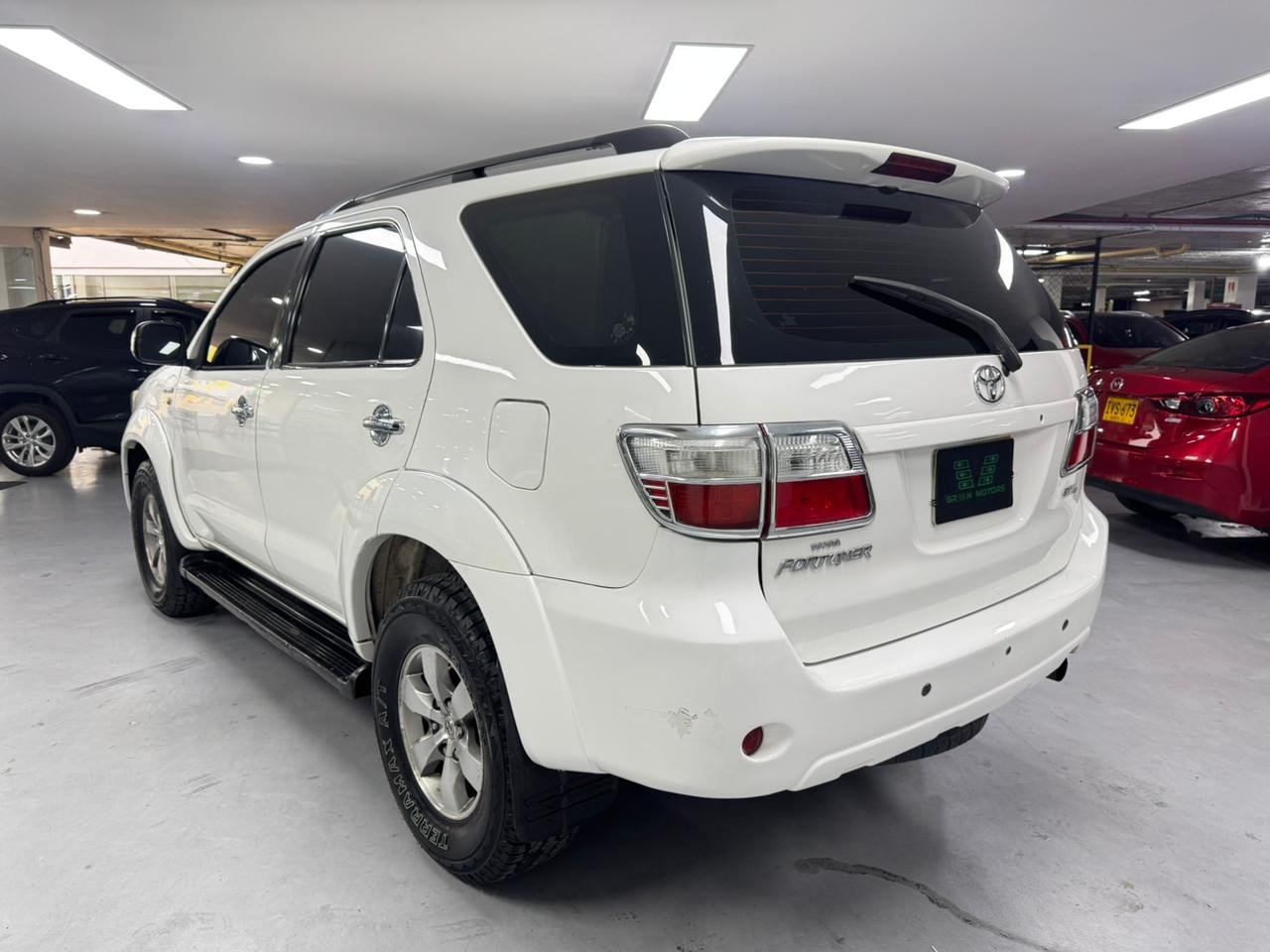 TOYOTA FORTUNER 2010