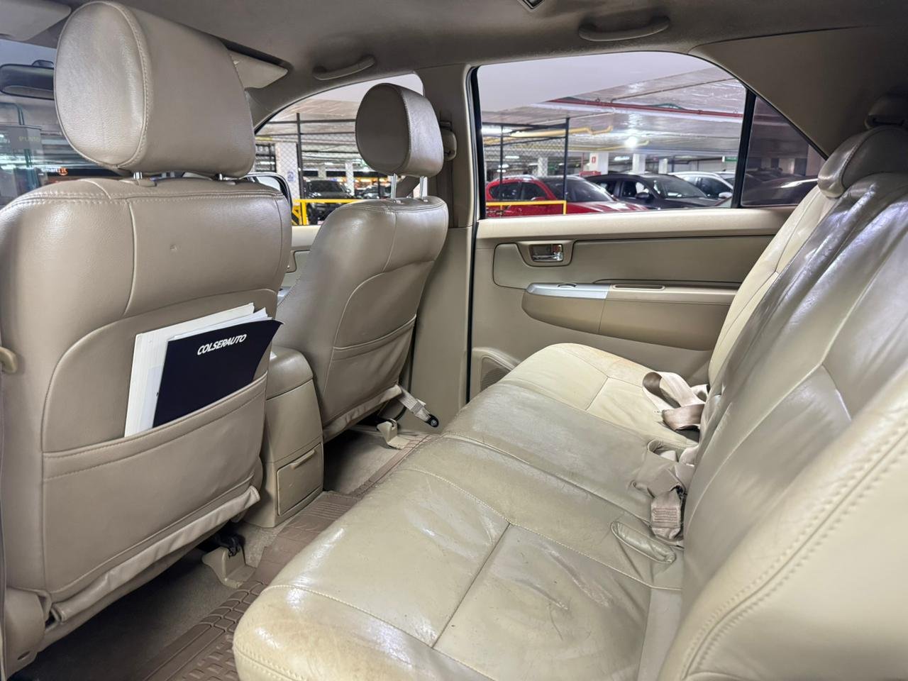 TOYOTA FORTUNER 2010