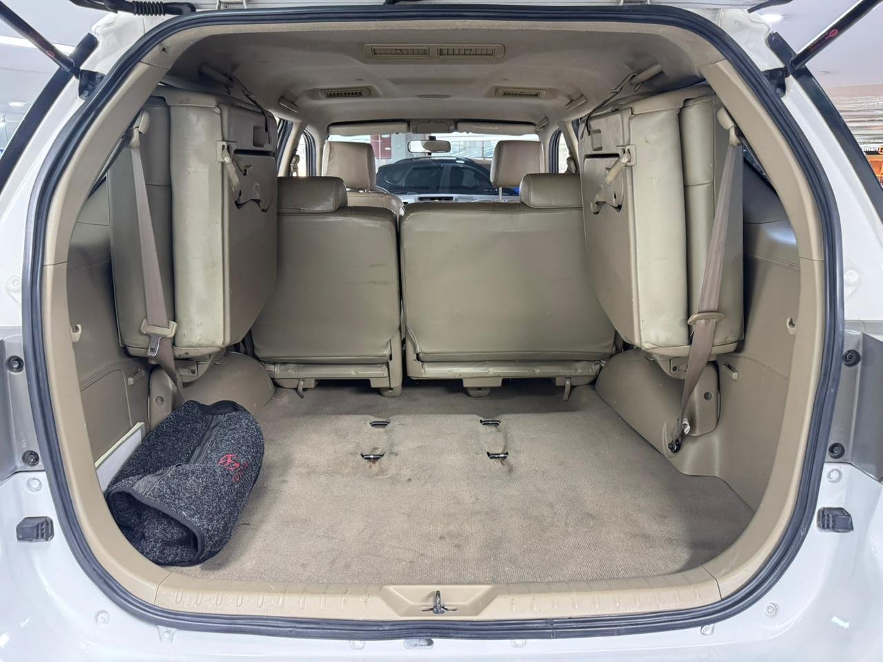 TOYOTA FORTUNER 2010