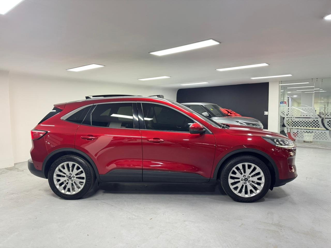 FORD ESCAPE TITANIUM 2021