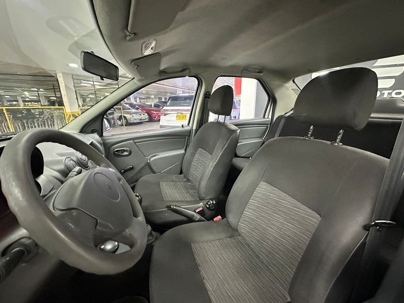 RENAULT LOGAN FAMILIER 2011