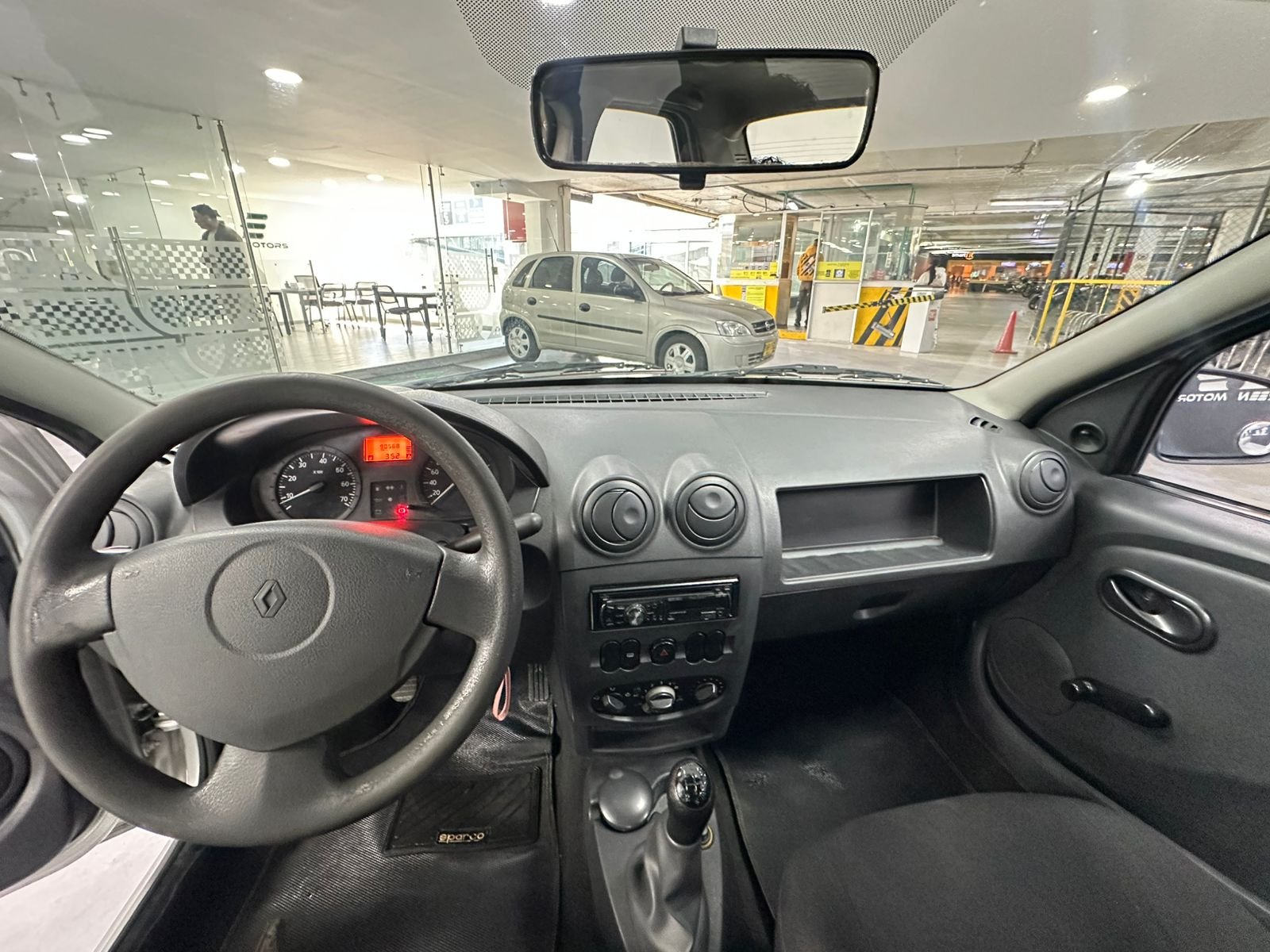 RENAULT LOGAN FAMILIER 2011