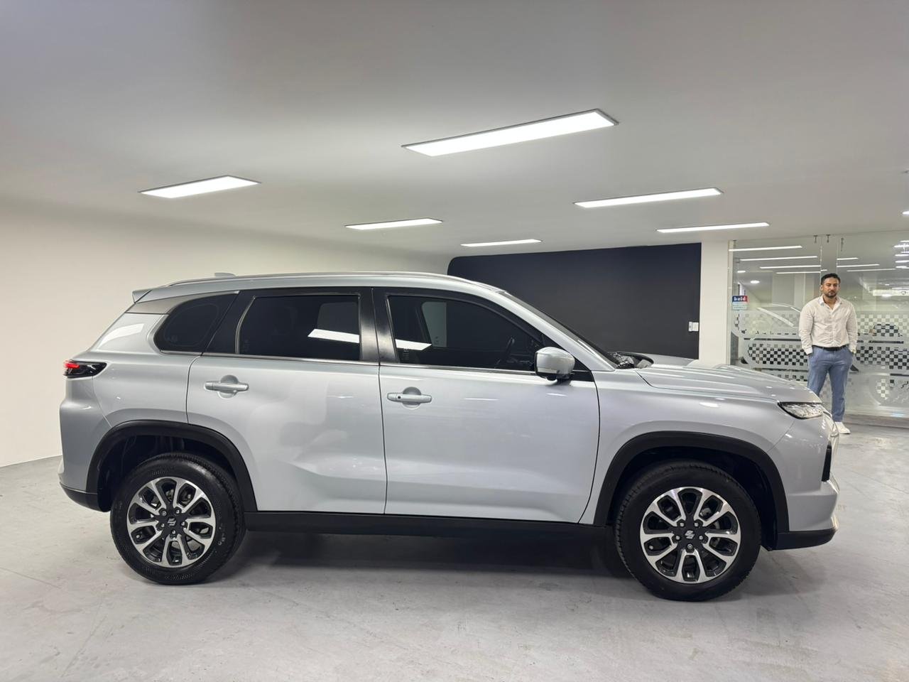 SUZUKI GRAND VITARA HYBRID 2023