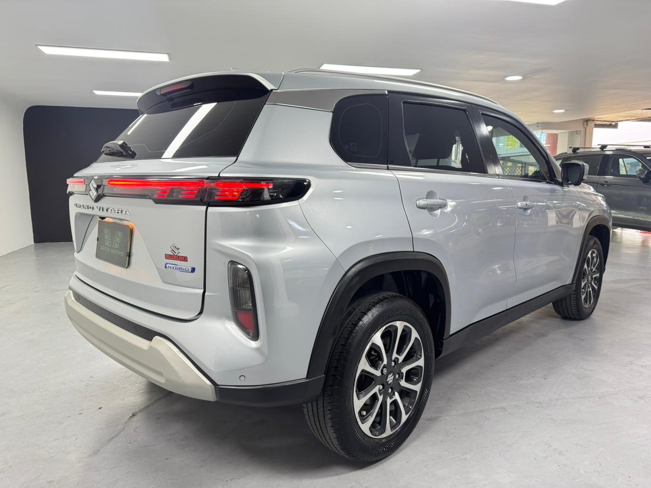 SUZUKI GRAND VITARA HYBRID 2023