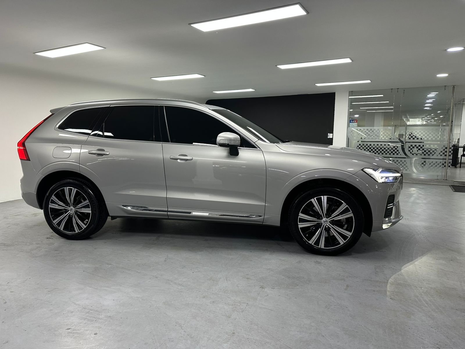 VOLVO XC60 2022