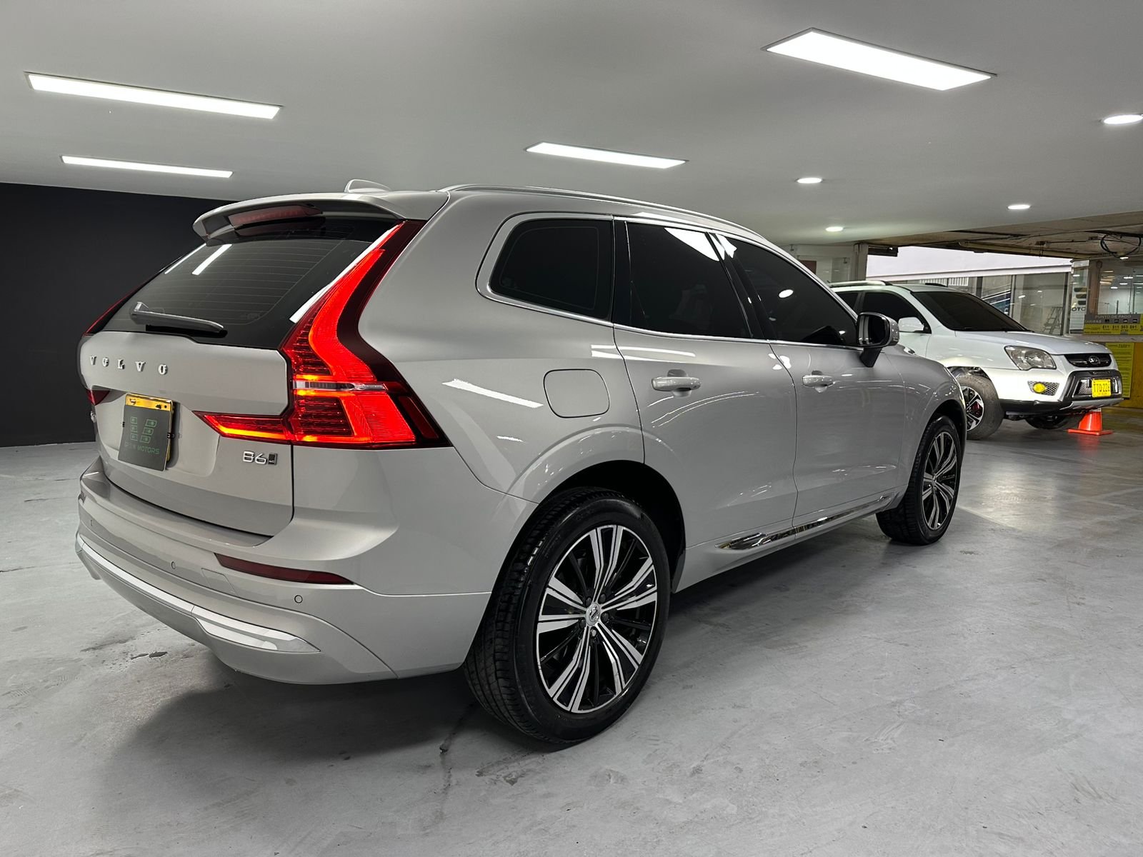 VOLVO XC60 2022
