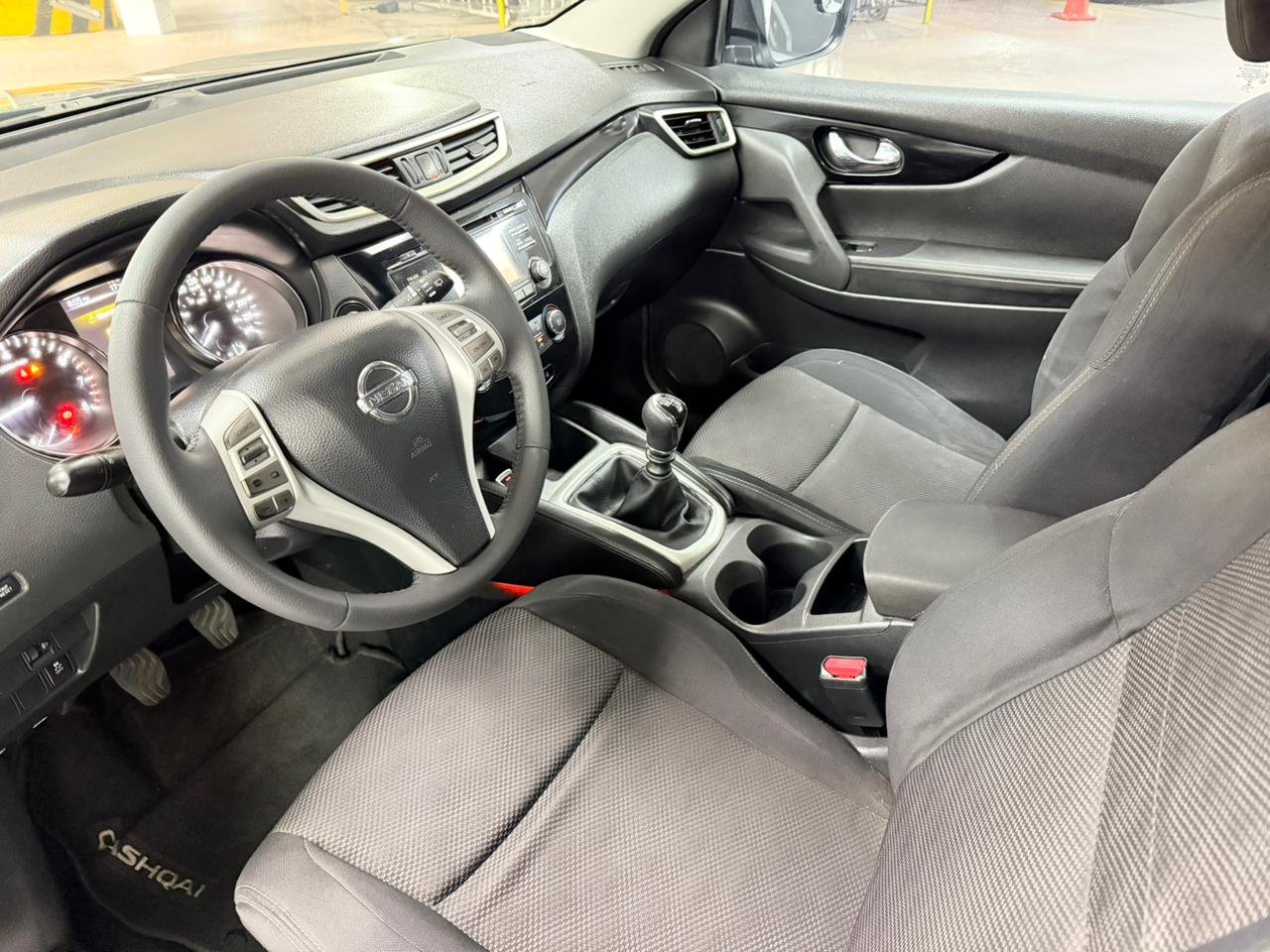 NISSAN QASHQAI 2017