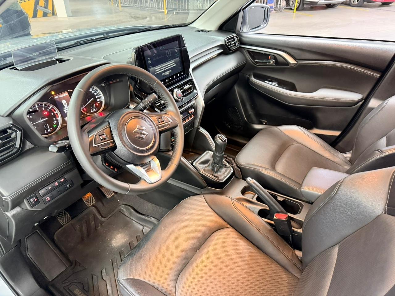 SUZUKI GRAND VITARA HYBRID 2024