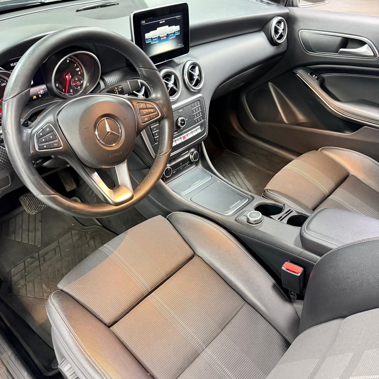 MERCEDES BENZ A 200 2018