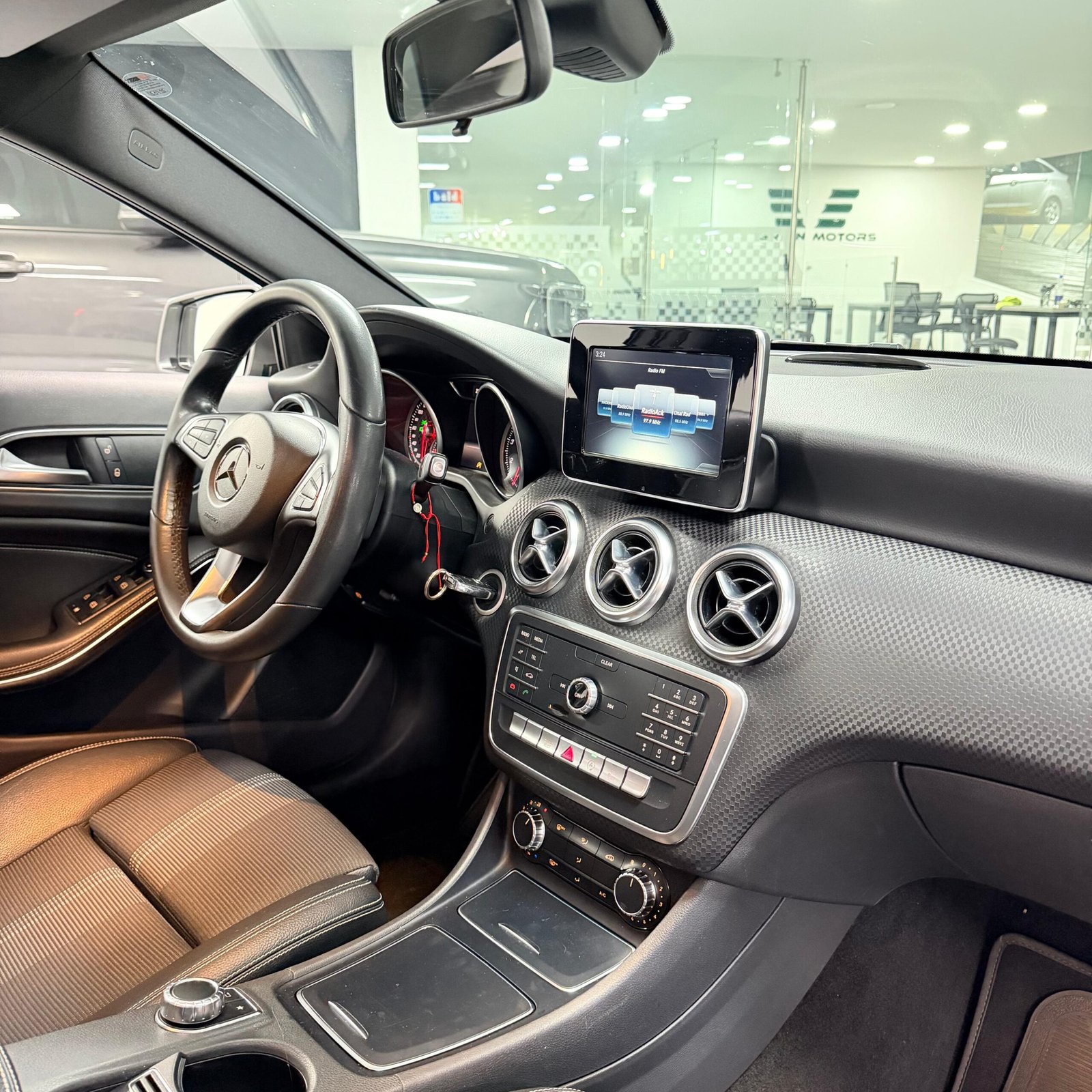 MERCEDES BENZ A 200 2018