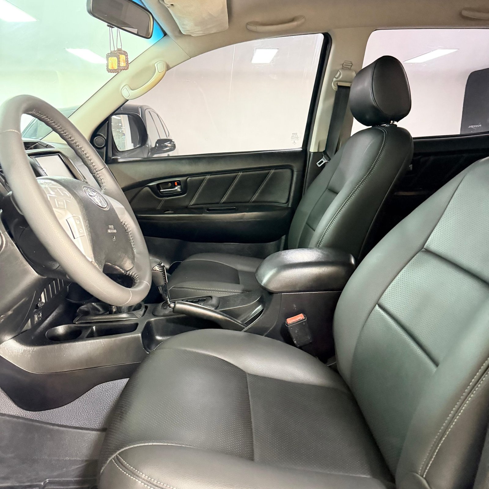 TOYOTA HILUX 2015