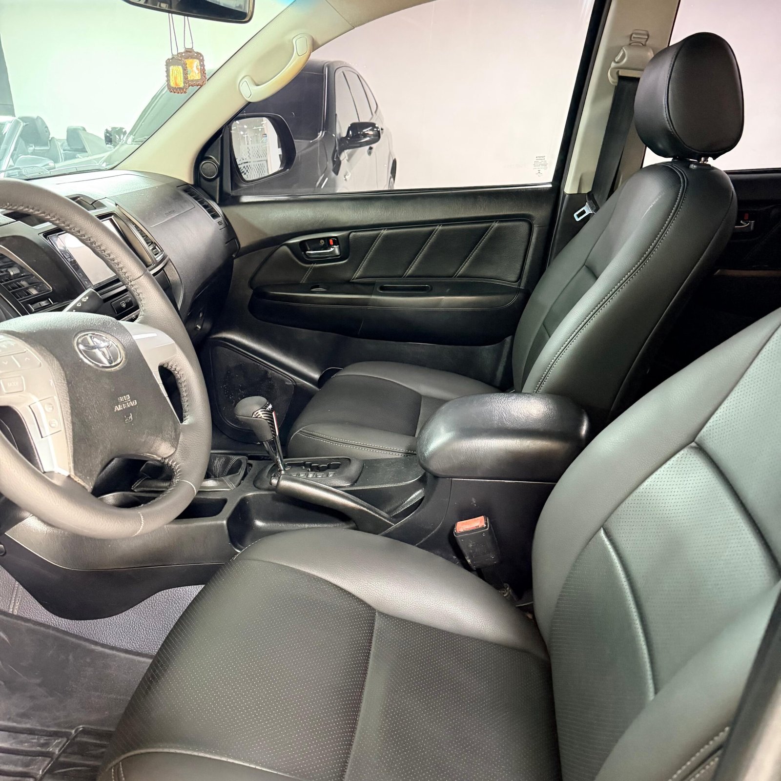 TOYOTA HILUX 2015
