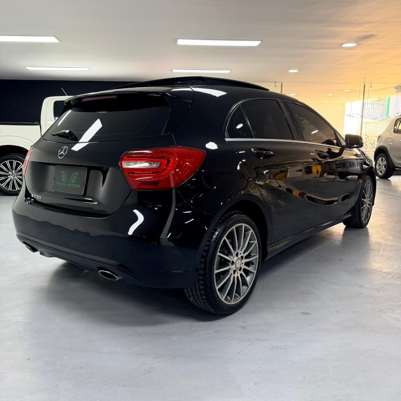 MERCEDES BENZ A 200 2016