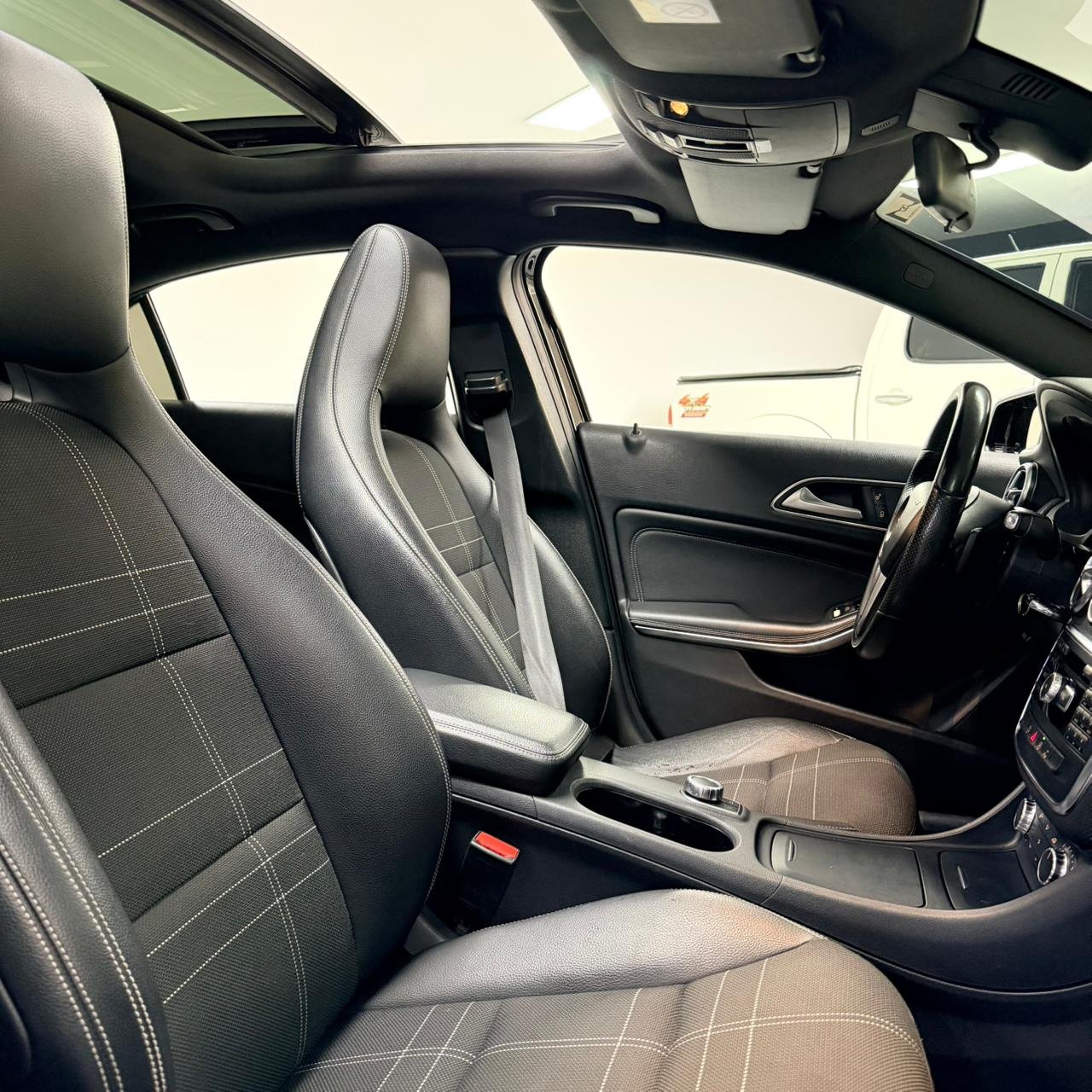 MERCEDES BENZ A 200 2016