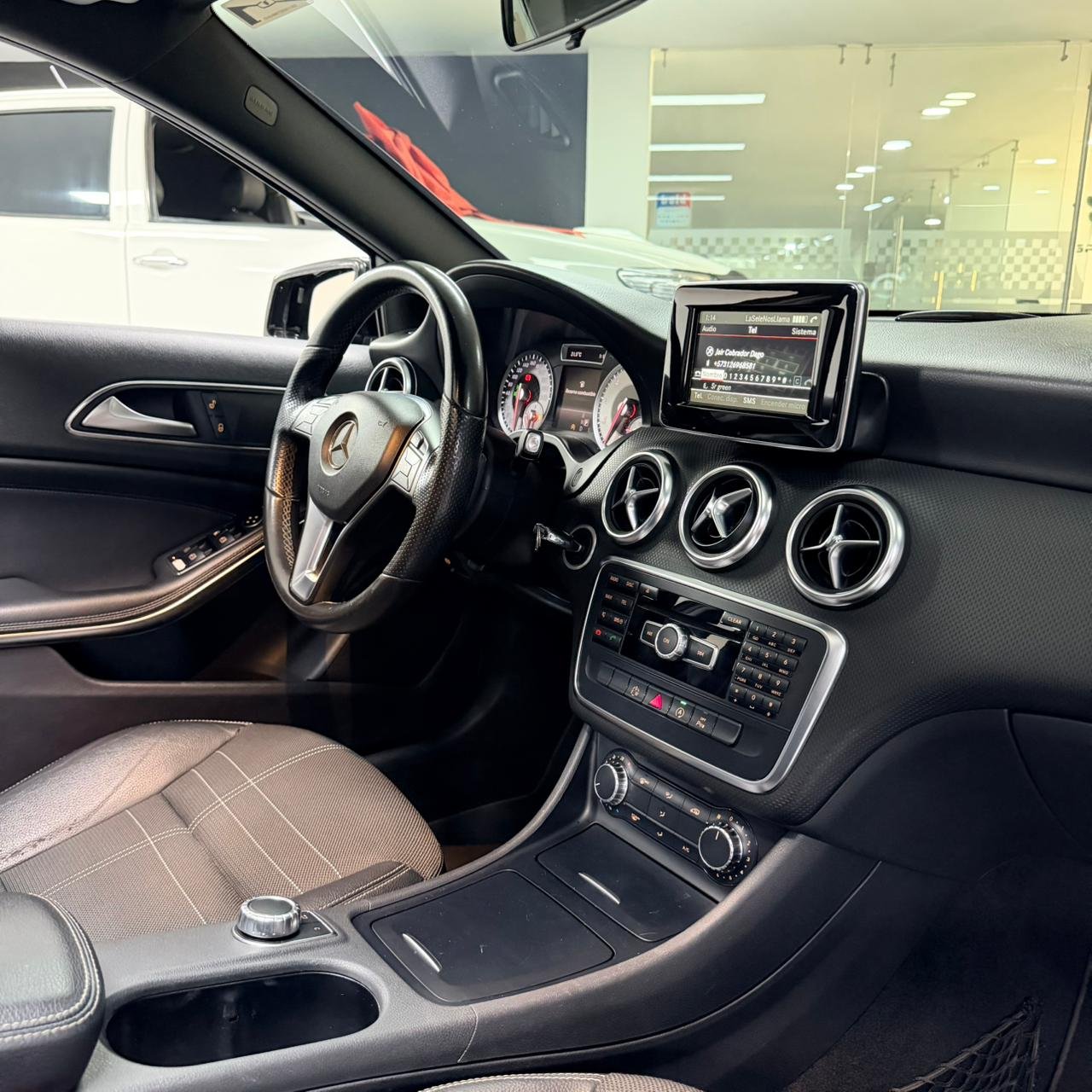 MERCEDES BENZ A 200 2016