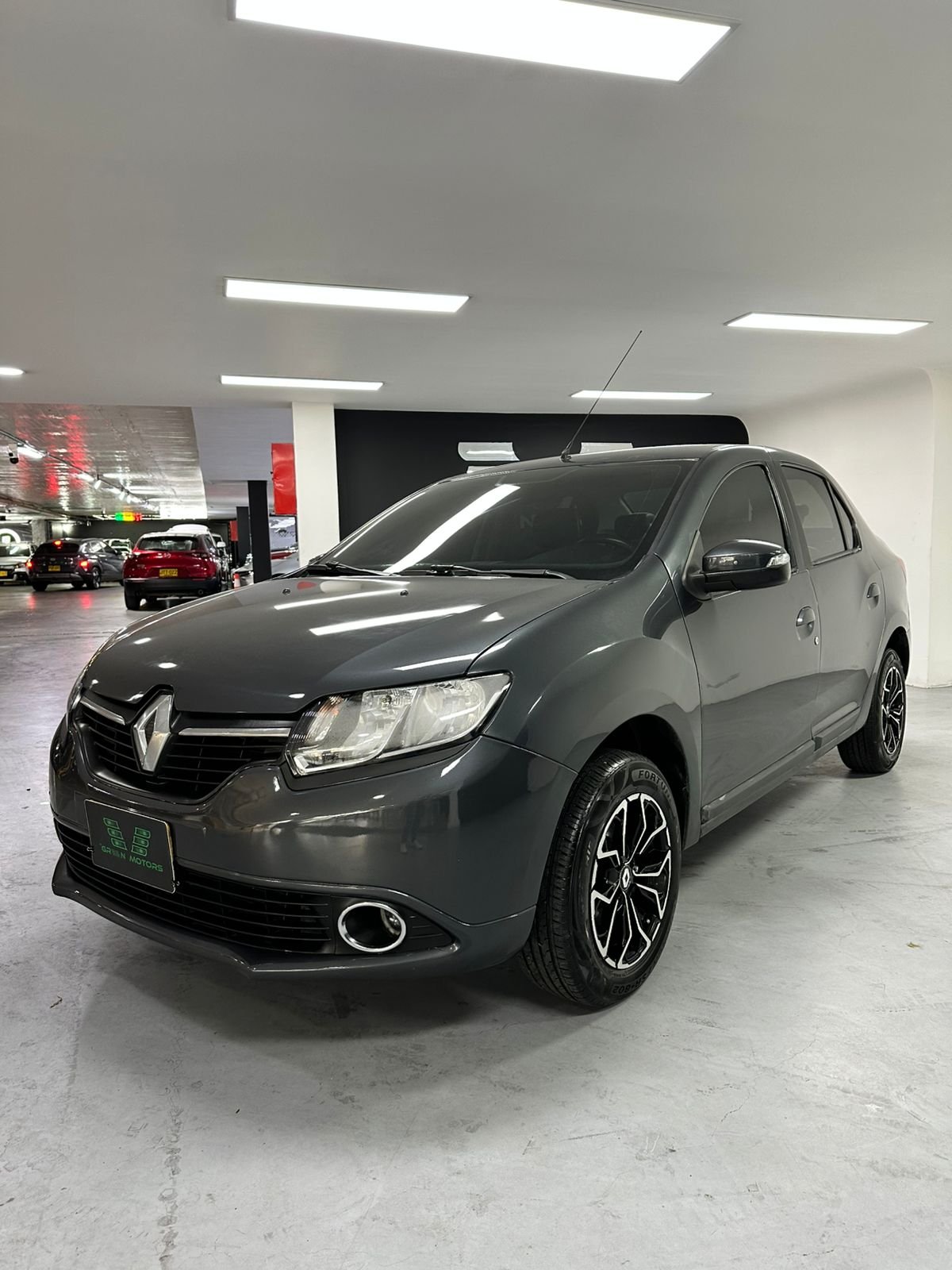 RENAULT LOGAN PRIVILEGE AUTOMATIQUE 2017
