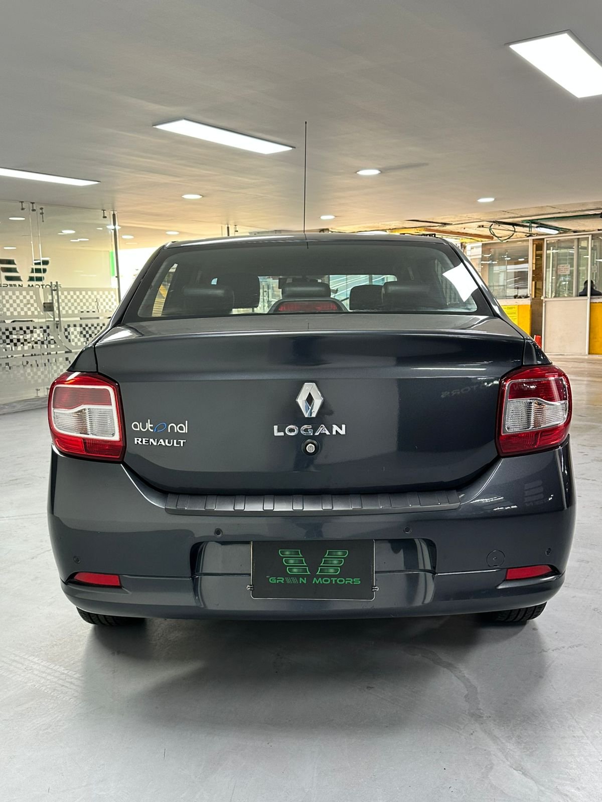 RENAULT LOGAN PRIVILEGE AUTOMATIQUE 2017