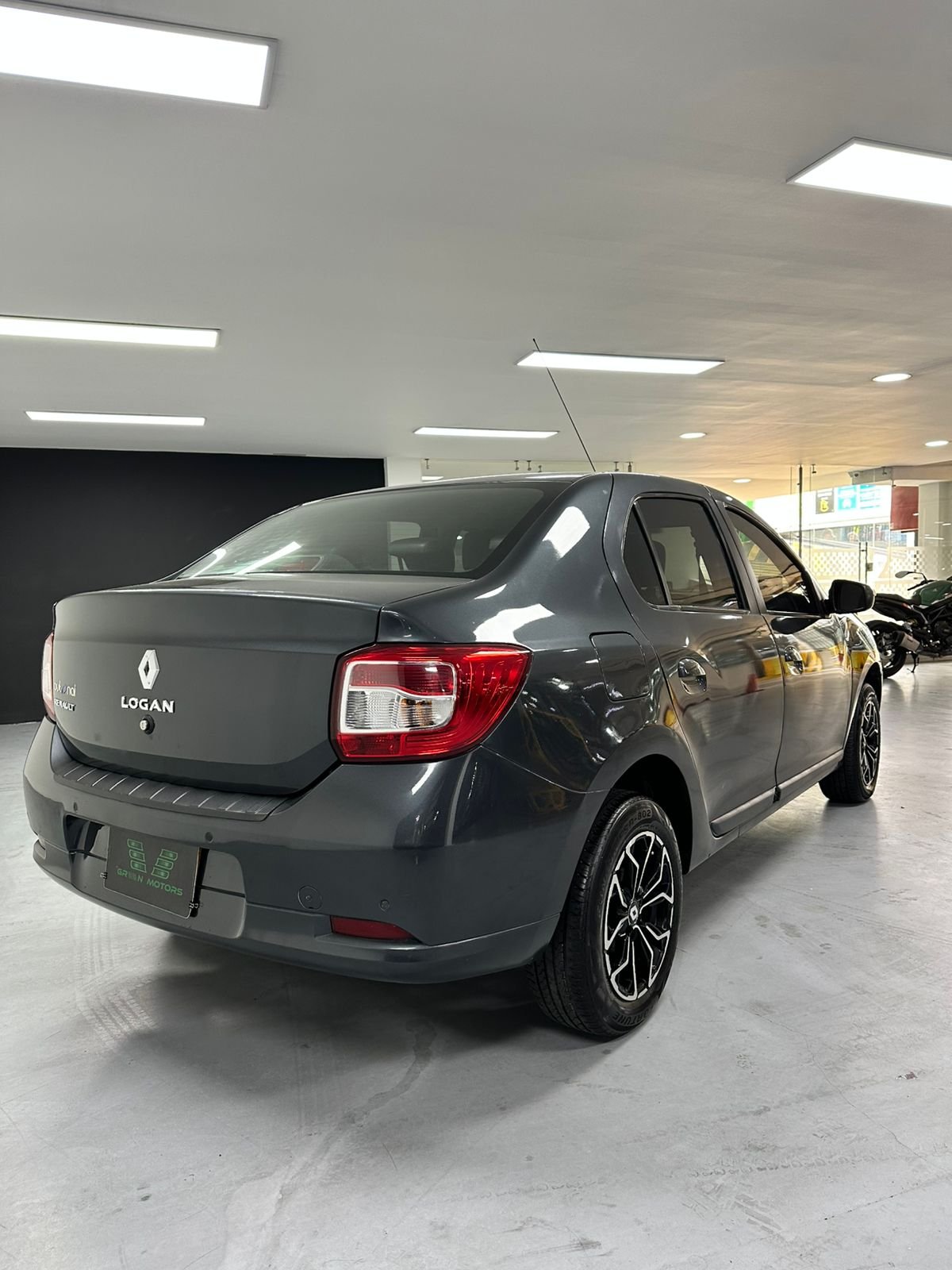 RENAULT LOGAN PRIVILEGE AUTOMATIQUE 2017