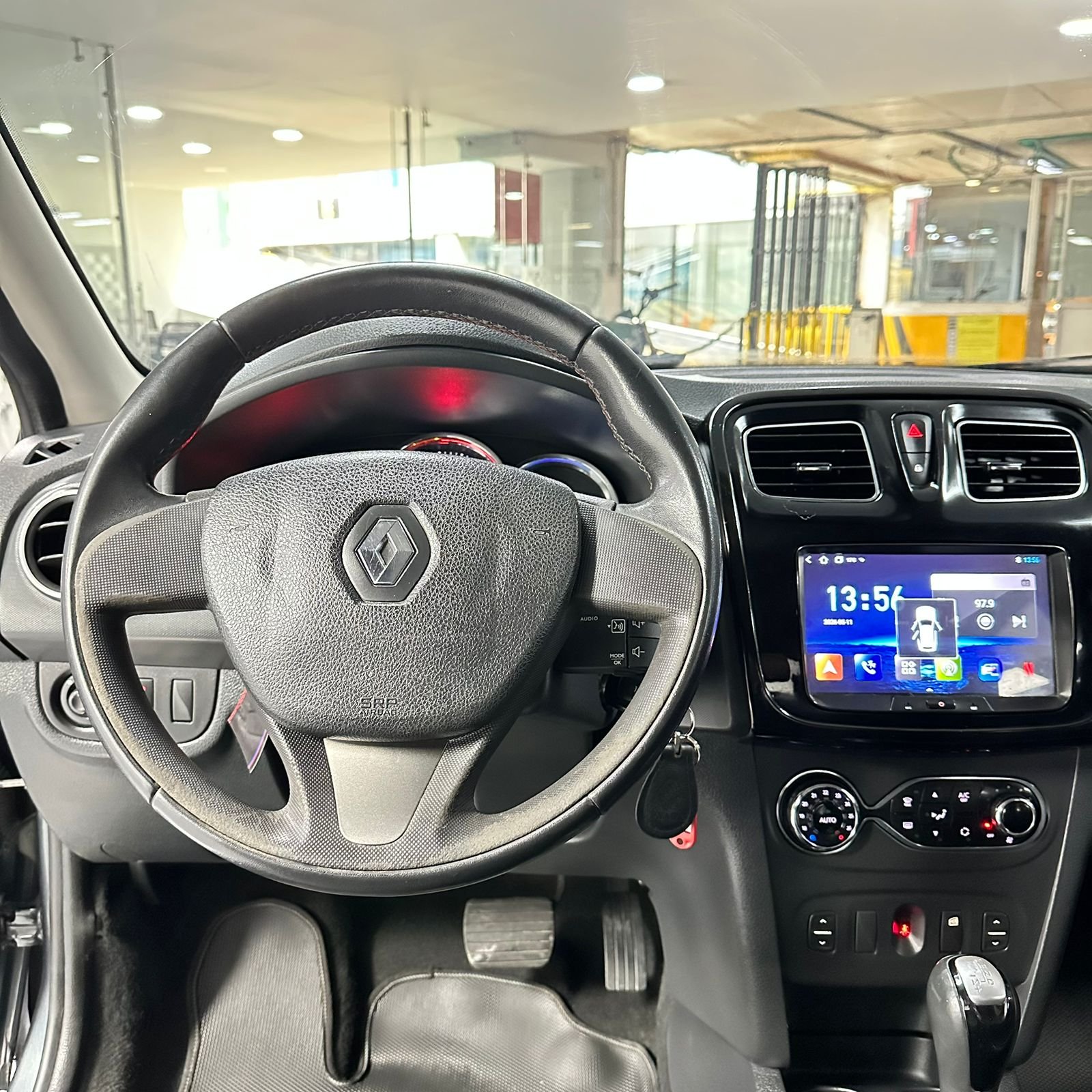 RENAULT LOGAN PRIVILEGE AUTOMATIQUE 2017