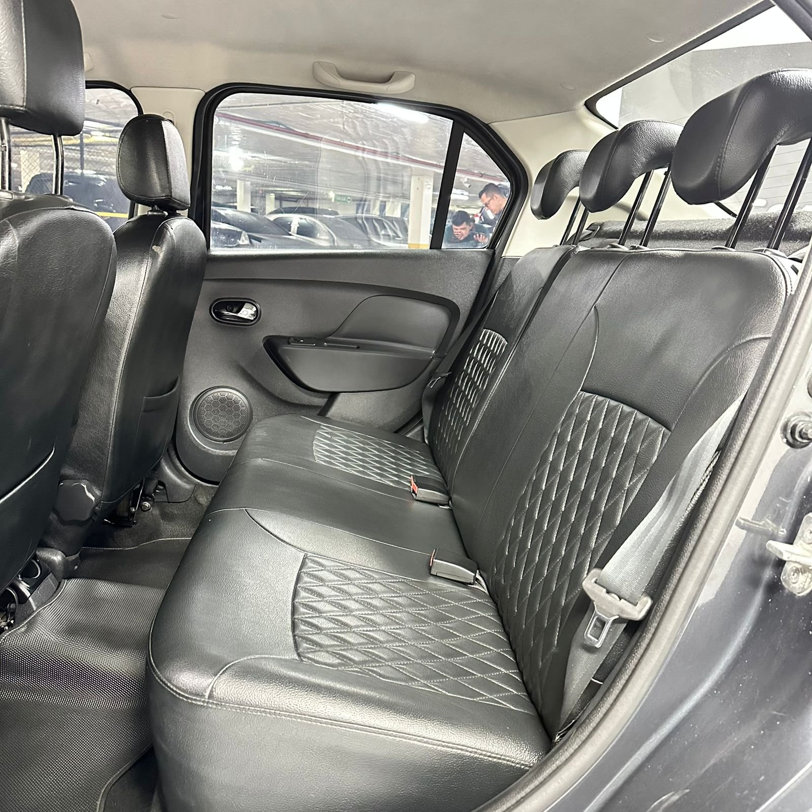 RENAULT LOGAN PRIVILEGE AUTOMATIQUE 2017