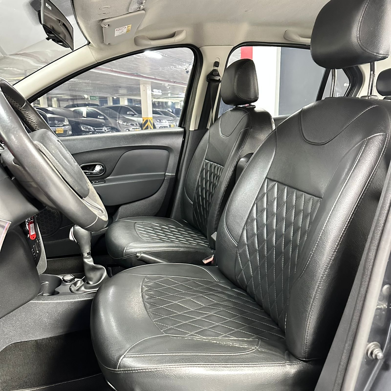 RENAULT LOGAN PRIVILEGE AUTOMATIQUE 2017