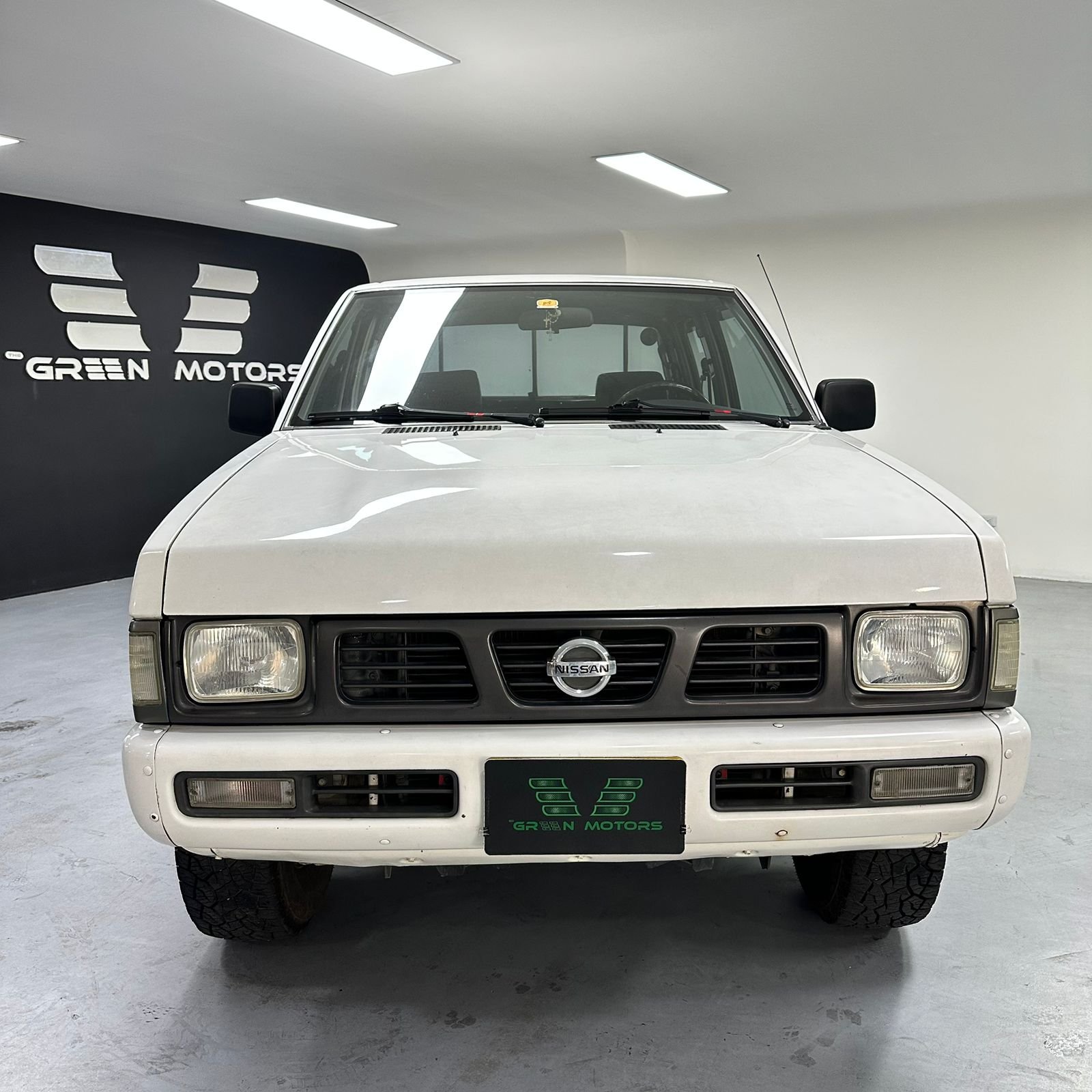 NISSAN D21 2005